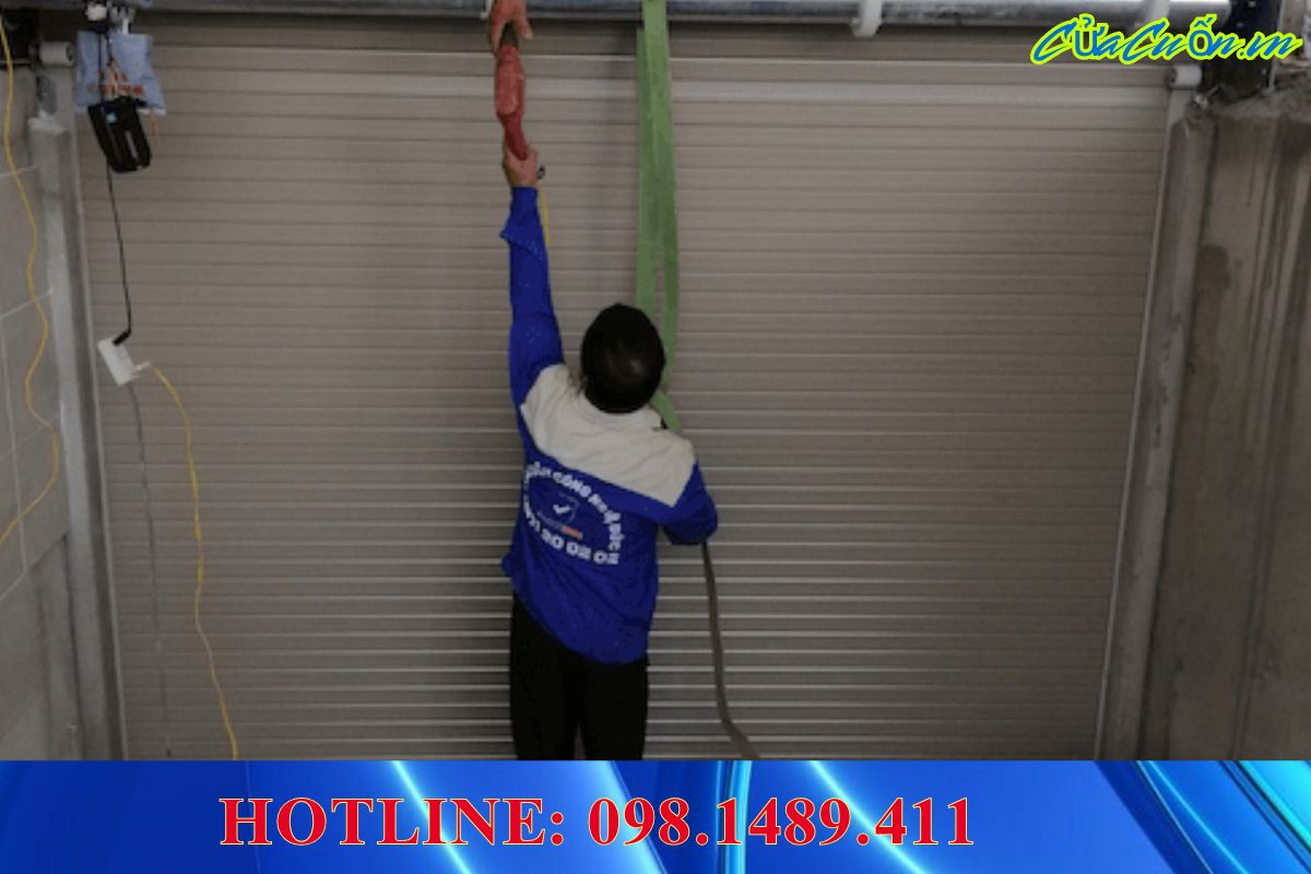 Sự Cố Cửa Cuốn Mở Lên Tự Động Quay Xuống